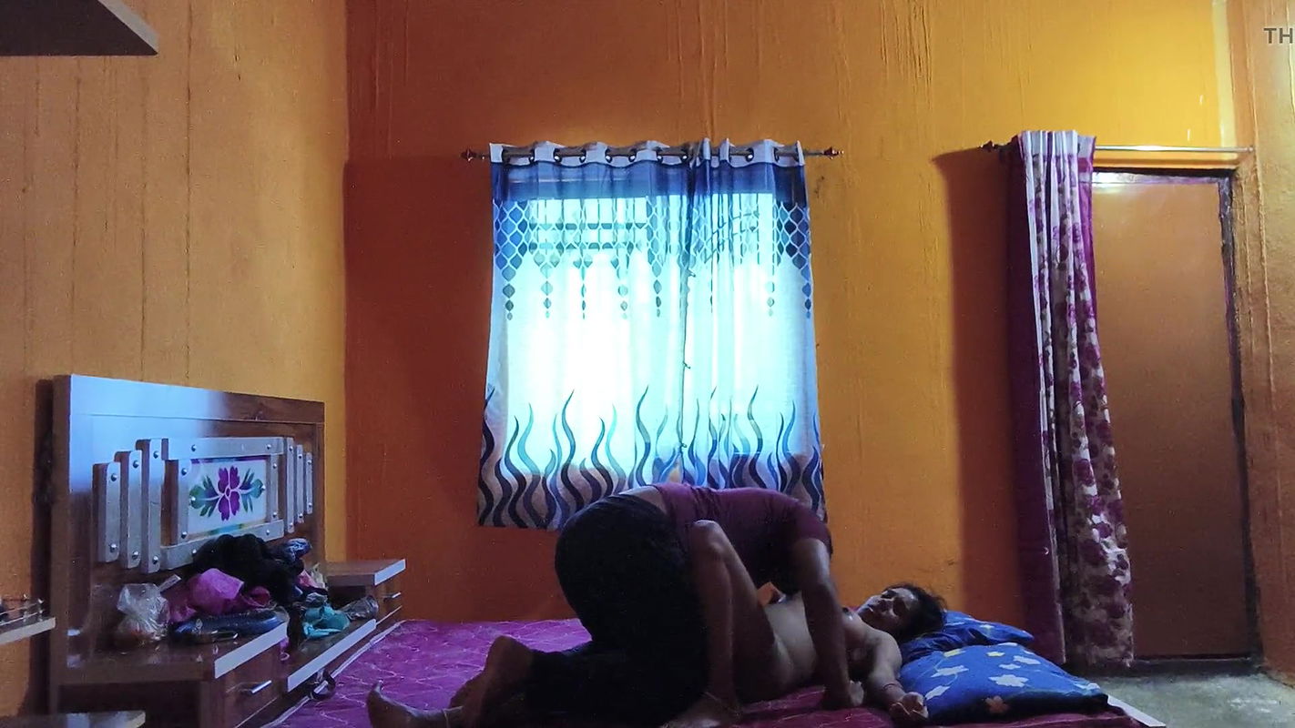 Indian Desi bhabhi sex – Both brother and sister go for a walk, the brother fucks his sister in both the rooms