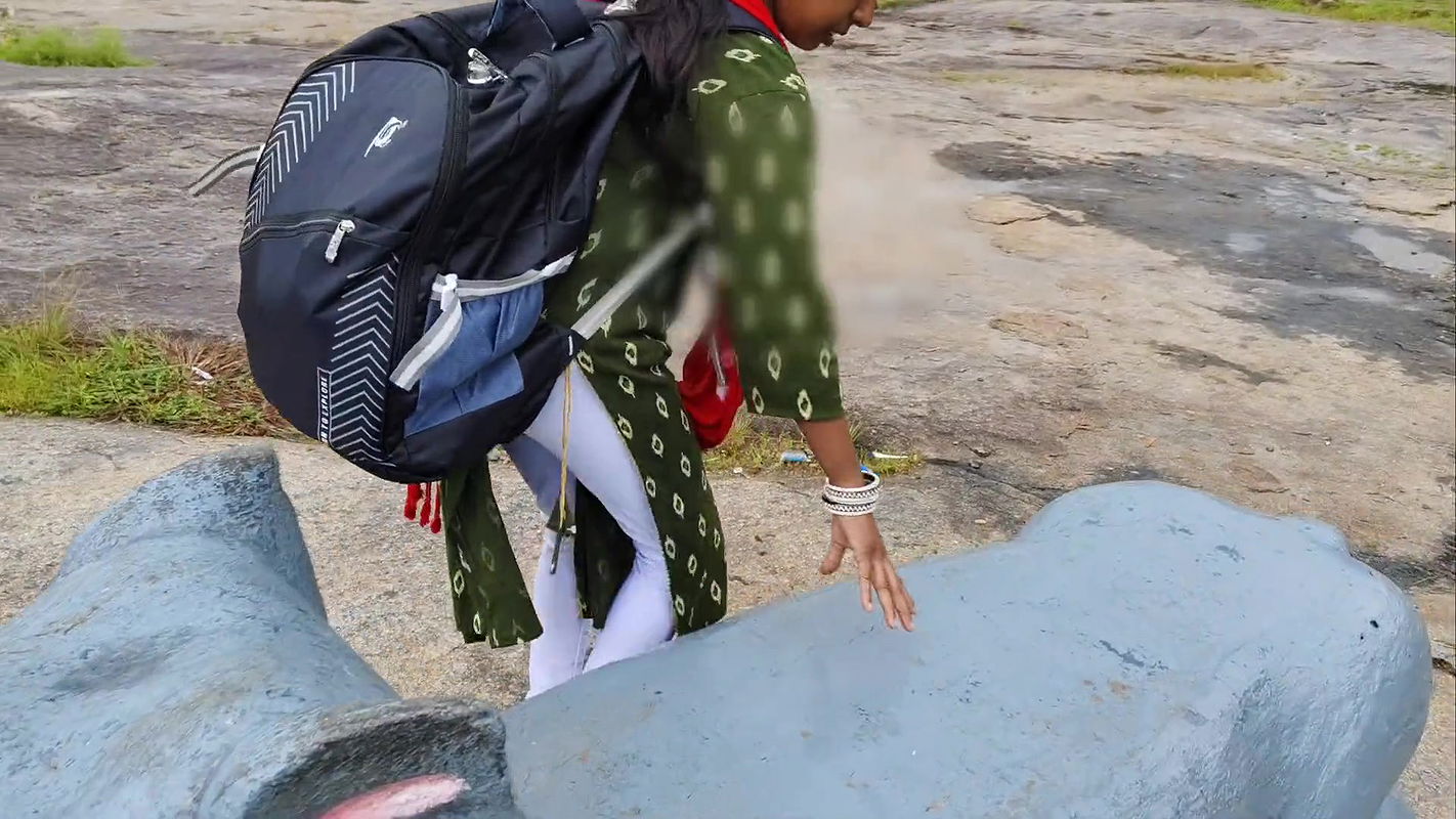 Sali and brother-in-law went to the park to roam – brother-in-law you took sister-in-law for a walk, then sister-in-law became happy and made brother-in-law happy