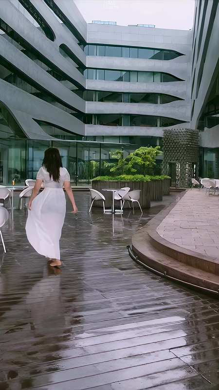 Raashii_Khanna_in_Black_Bikini