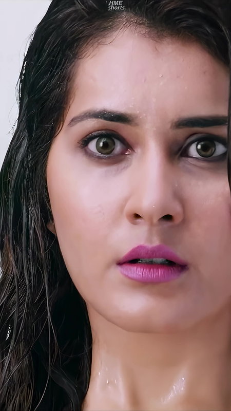 Raashii_Khanna_in_Black_Bikini