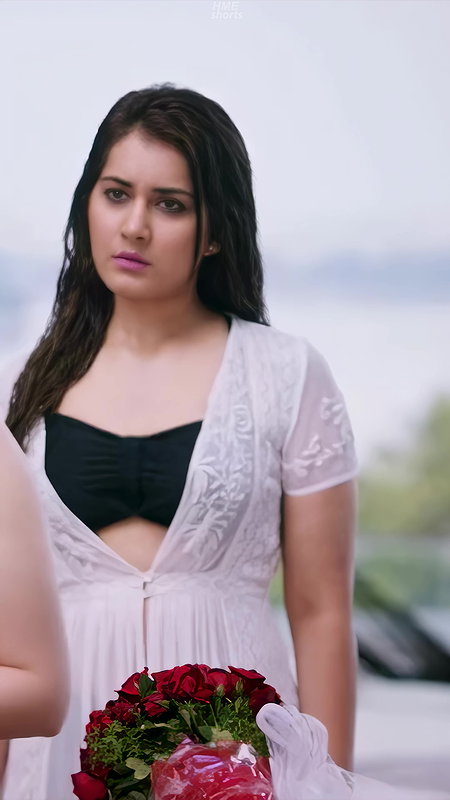 Raashii_Khanna_in_Black_Bikini