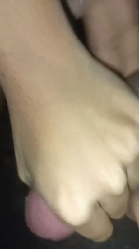 Beautiful babe sucking her boyfriend dick