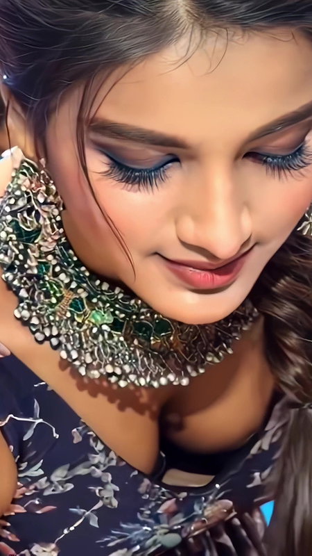 NIDHI AGARWAL YUMMY AMPLE CLEAVAGE TEASE HQ VIDEO2