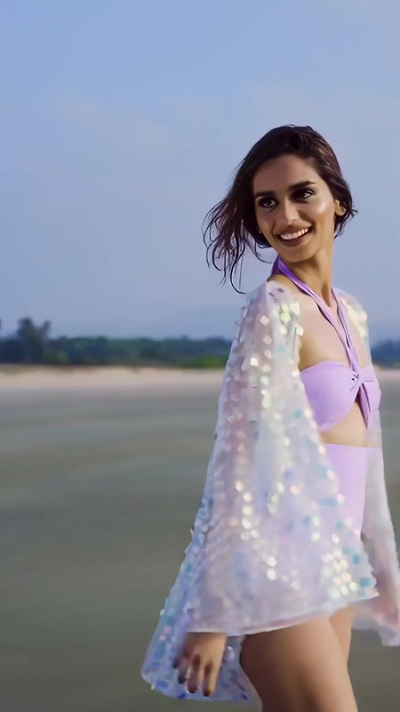 MANUSHI CHILLAR SEDUCTIVE SEXY DIVA WILD LOOKS ON BEACH HQ VIDEO