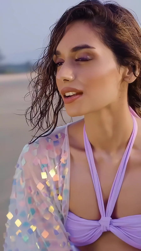 MANUSHI CHILLAR SEDUCTIVE SEXY DIVA WILD LOOKS ON BEACH HQ VIDEO