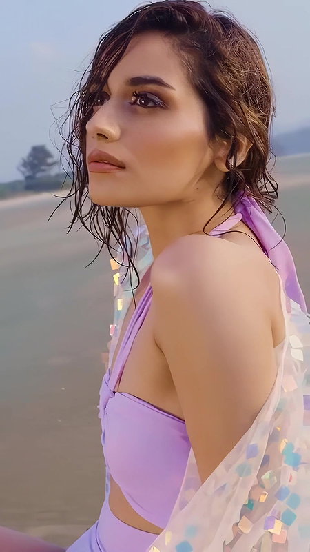 MANUSHI CHILLAR SEDUCTIVE SEXY DIVA WILD LOOKS ON BEACH HQ VIDEO