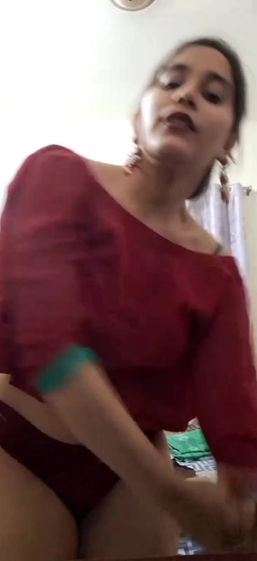 Beautiful bengali girl hot cleavage2
