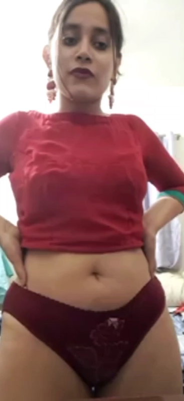 Beautiful bengali girl hot cleavage2