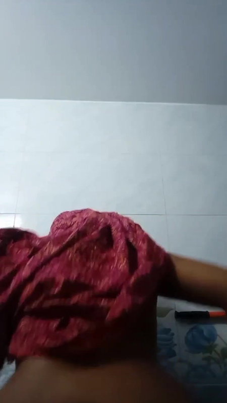 Bengali babe bathing with tease boobs pressing 24