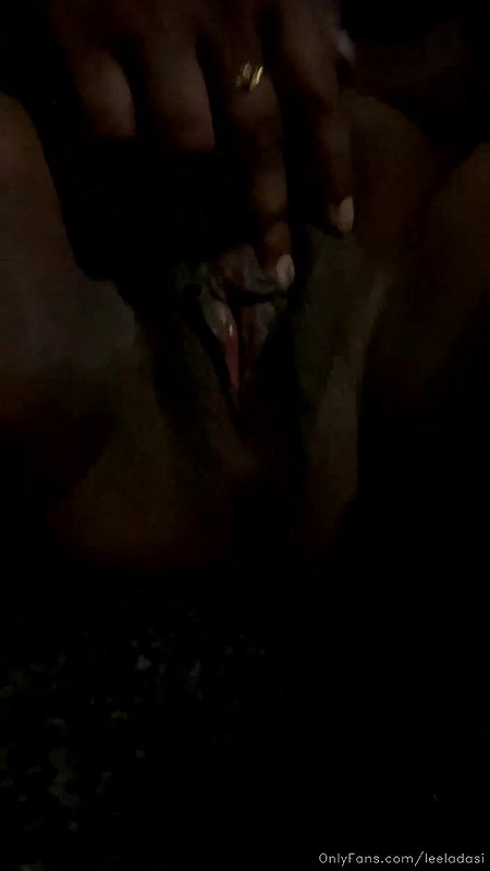 Indian big boobs hot model leela dasi showing boobs and dildo masturbating