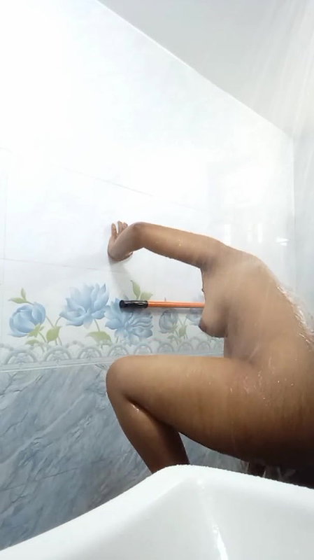 Bengali babe bathing with tease boobs pressing