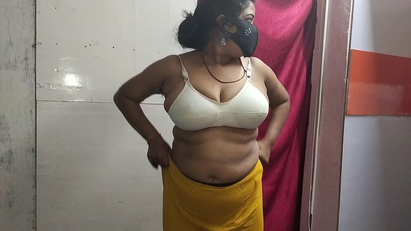 Bhabhi Apne room mein Bulaya sex ke liye jab unke pati Ghar per nahin the bhabhi ne apne devar ke sath