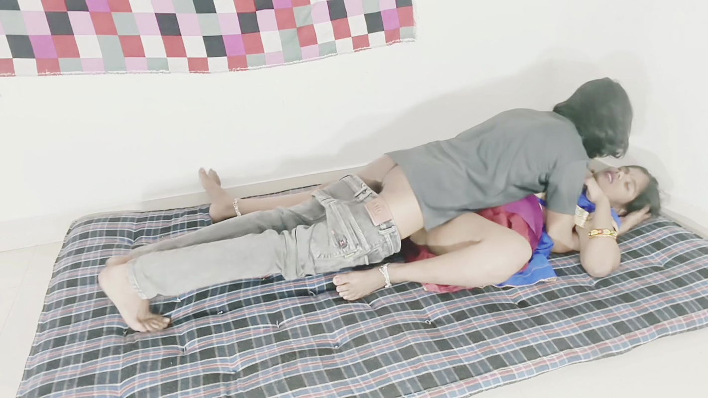 Bhabhi ne pakada .sex stepsisterinla full sex