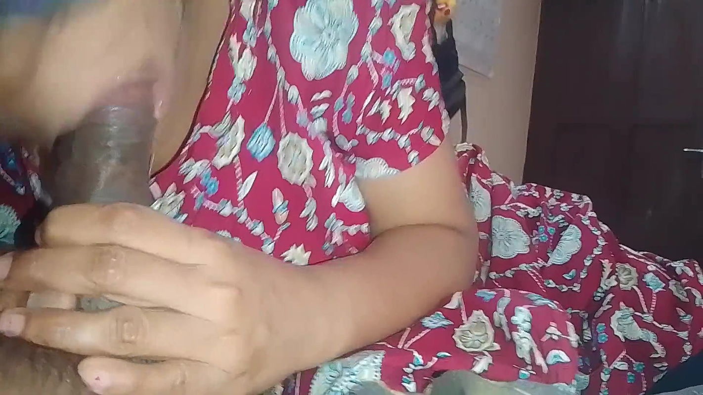 Delhi nurse Anagha puts her boyfriend’s penis in her mouth and sucks his milk