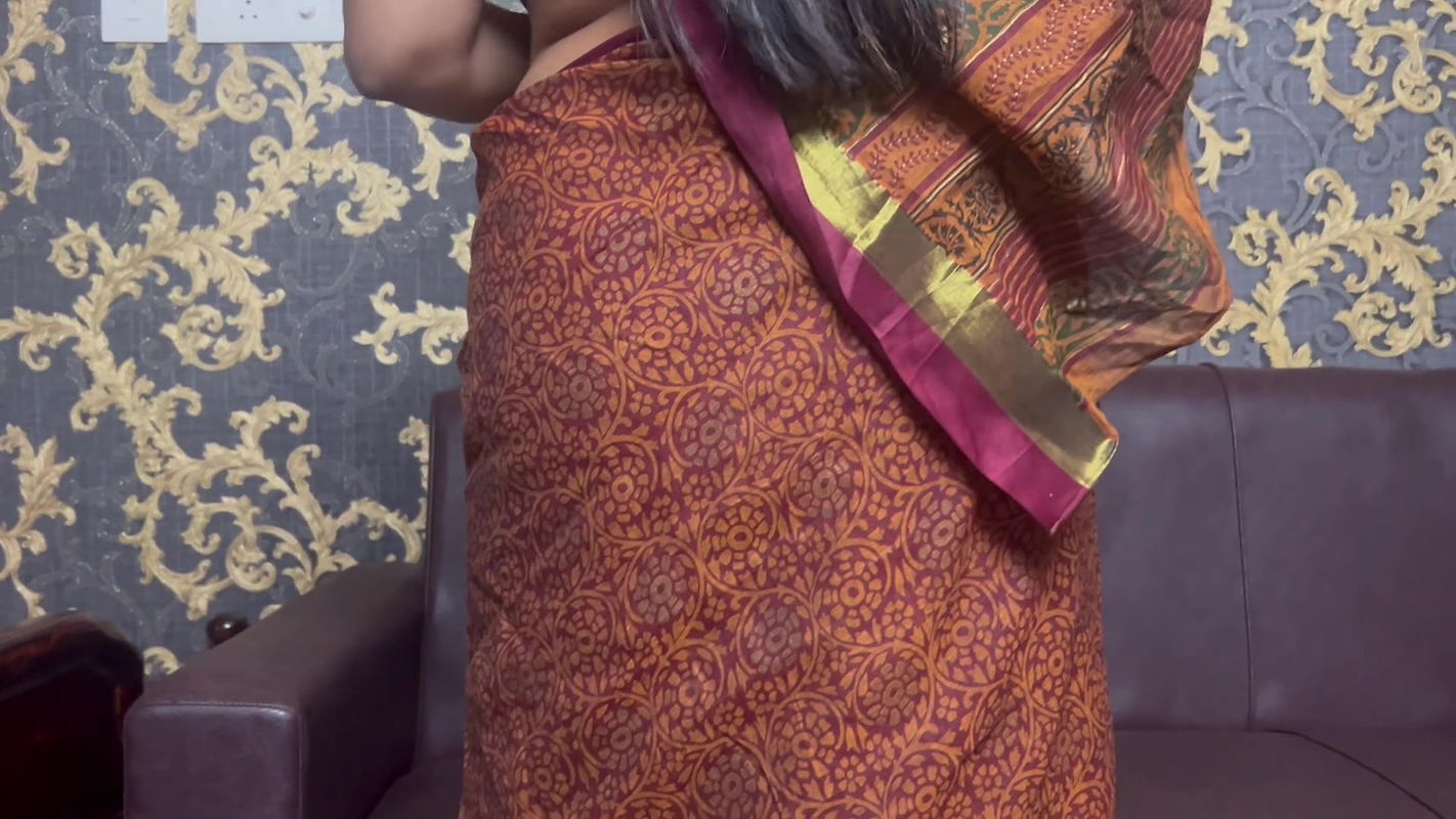 Desi Hot n Sexy Indian saree wali Liza Bhabhi fucked by a Besharam Young Baba with clear Hindi audio