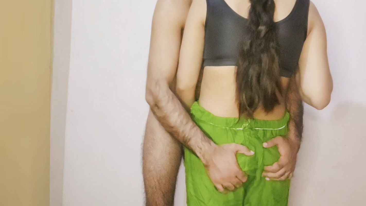 First time virgin girl viral video