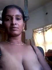 Horny Bhabhi Masturbating