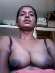 Horny Bhabhi Masturbating