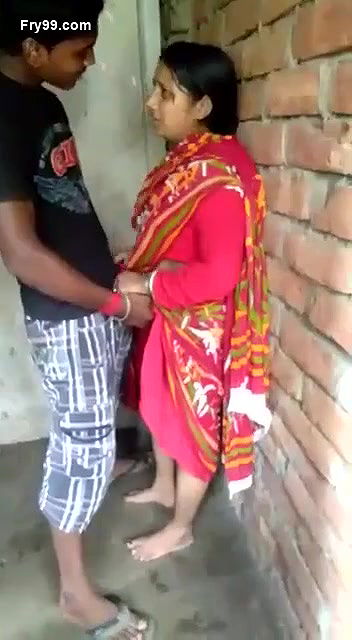 Village Randi outdoor fucking