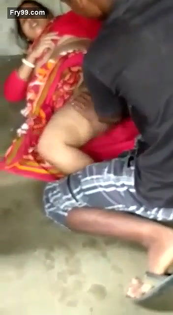 Village Randi outdoor fucking