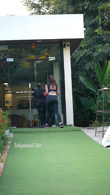 DIMPLE HAYATHI CURVY BABE SEXY FIGURE TEASE