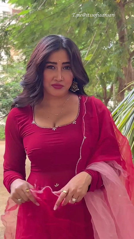 DESIRED SOFIA BUSTY TEMPTRESS SEXY IN DESI ATTIRE