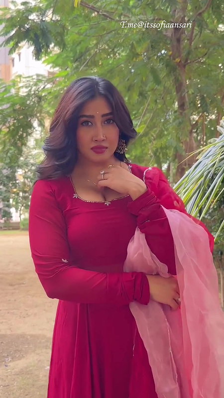 DESIRED SOFIA BUSTY TEMPTRESS SEXY IN DESI ATTIRE