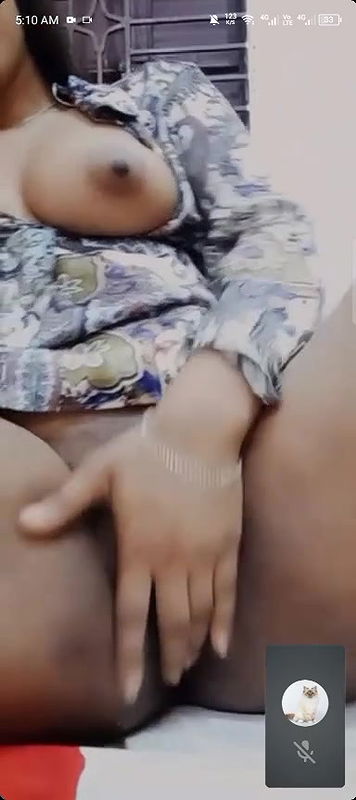 Horny gf pussy fingering