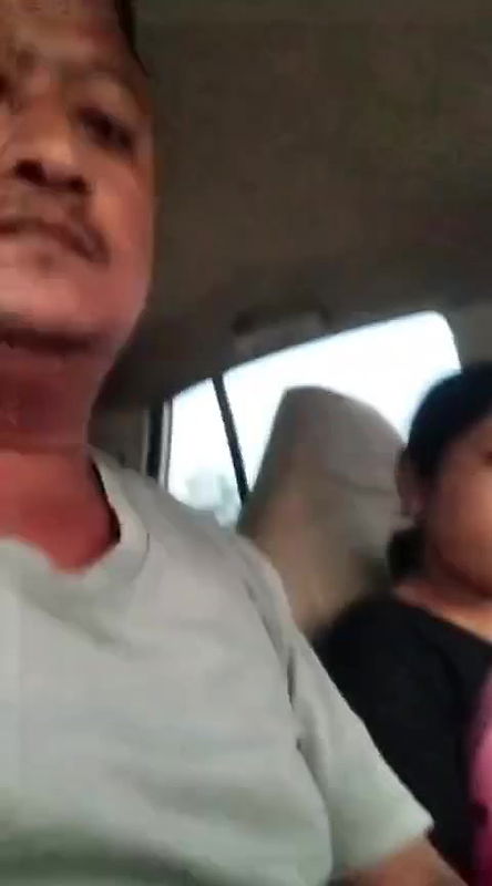 Bhabhi blowjob in running car