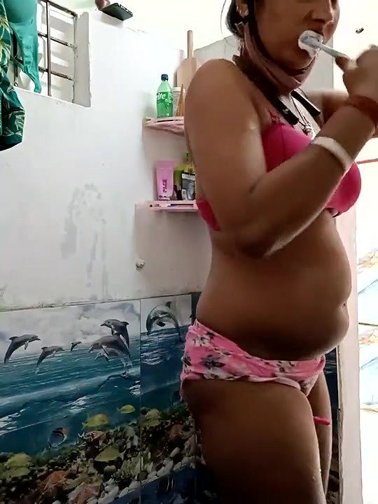 Cute Bhabi Bath Token show with Face