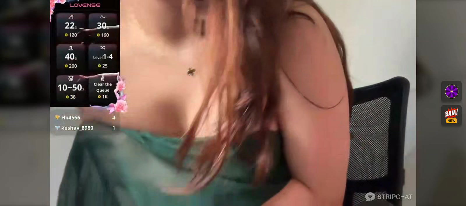 Horny babe wearing only Saree showing her beautiful body