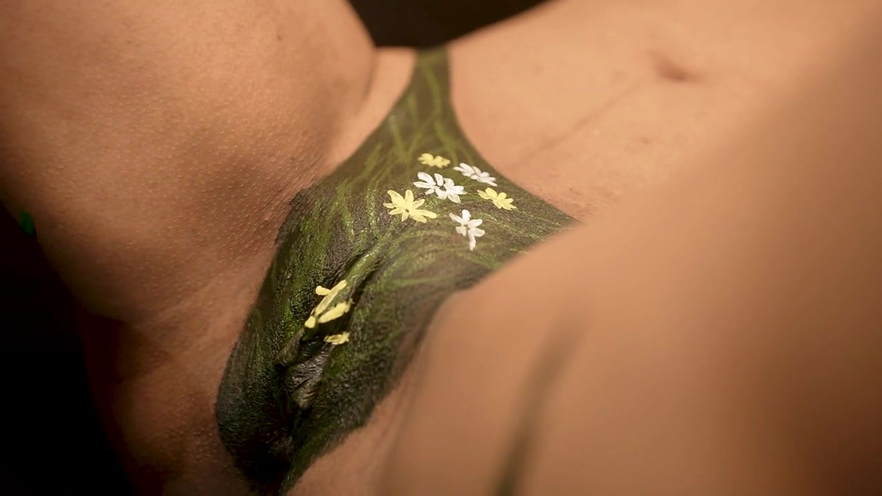 Resmi Nair – Body Painting ~ App Content