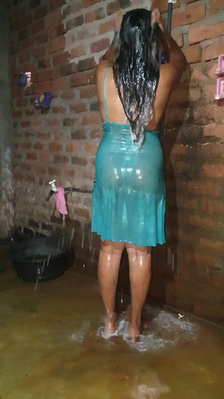 Slutwife Hot Bath at the Bathroom