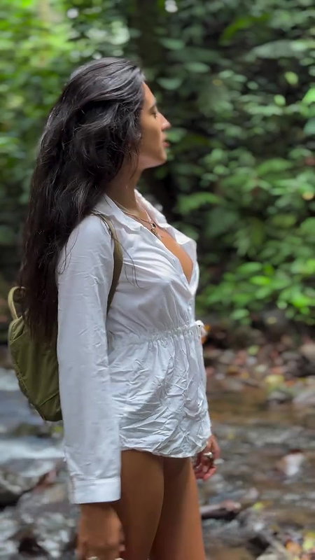 KATHI SEXY MODEL FIGURE TOO SEXY TEASE IN JUST A TOP 22