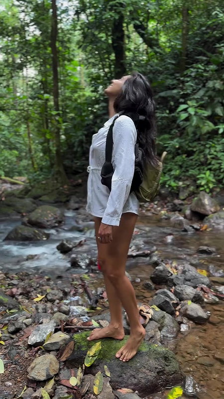 KATHI SEXY MODEL FIGURE TOO SEXY TEASE IN JUST A TOP 22