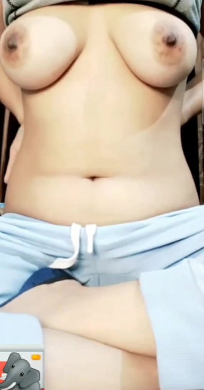 Horny babe pussy fingering and ass show recorded for her bf 22