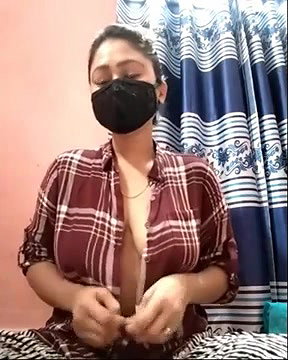 Riya hot boobs show2