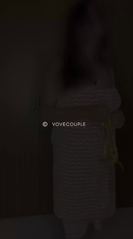 Hot model vovecouple showing her Milky body2