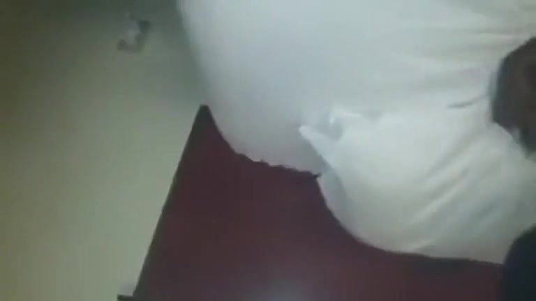 Cuckold hubby sucks snowball at gloryhole 9_23b62eab