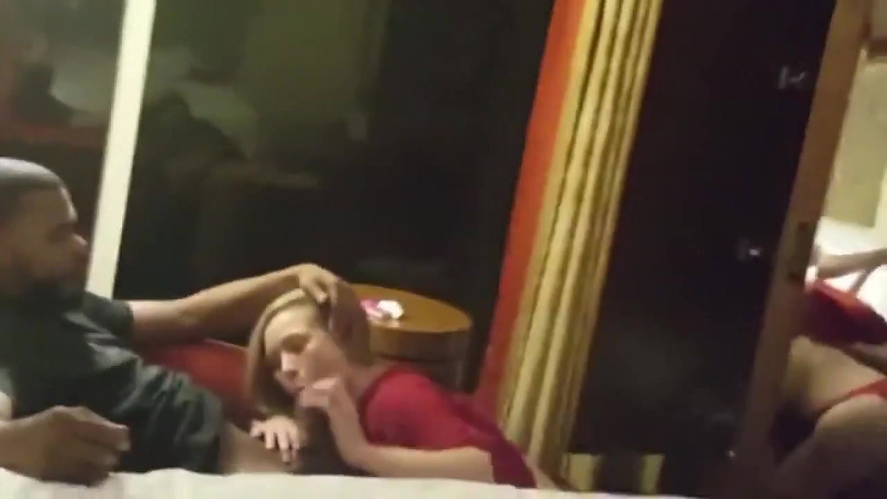 Lover cumming inside the cuckolds wifes pussy after fucking_30503a9a