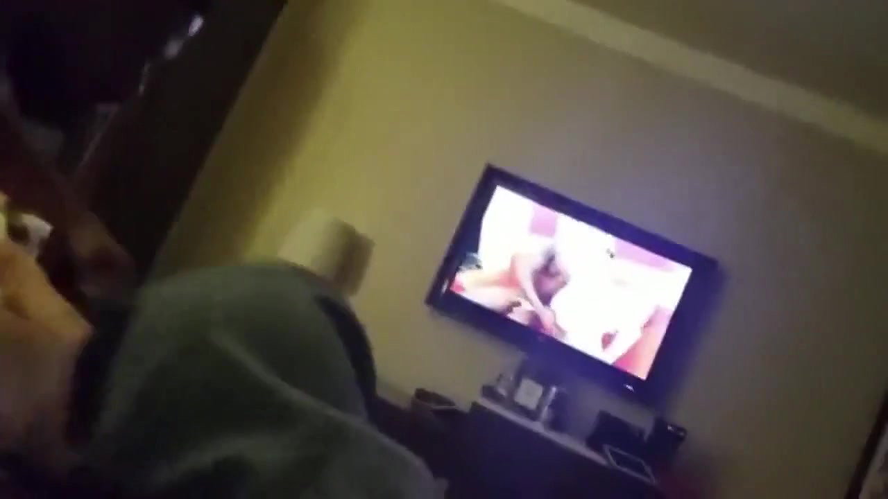 Lover cumming inside the cuckolds wifes pussy after fucking_30503a9a