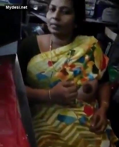 Aunty in Shop showing boobs to Shop Owner