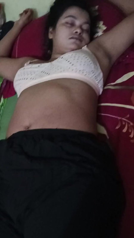 Beautiful Village Girl Showing Boobs on Video Call Includes Multiple Clips 29