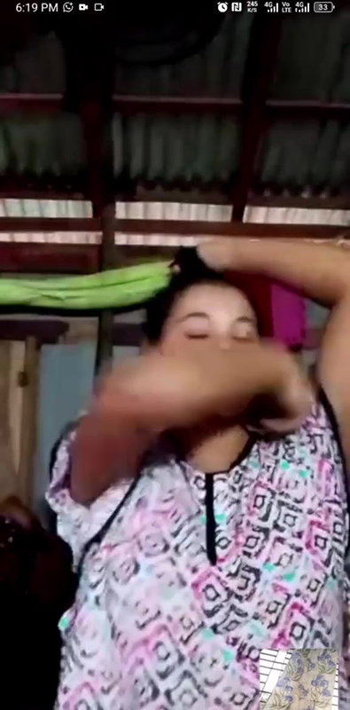 Beautiful Village Girl Showing Boobs on Video Call Includes Multiple Clips 28