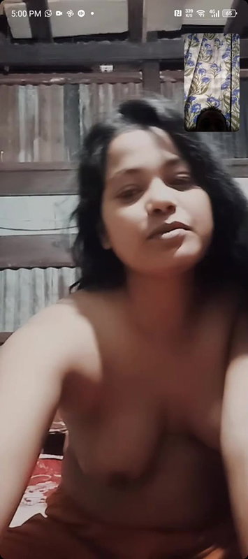 Beautiful Village Girl Showing Boobs on Video Call Includes Multiple Clips 27