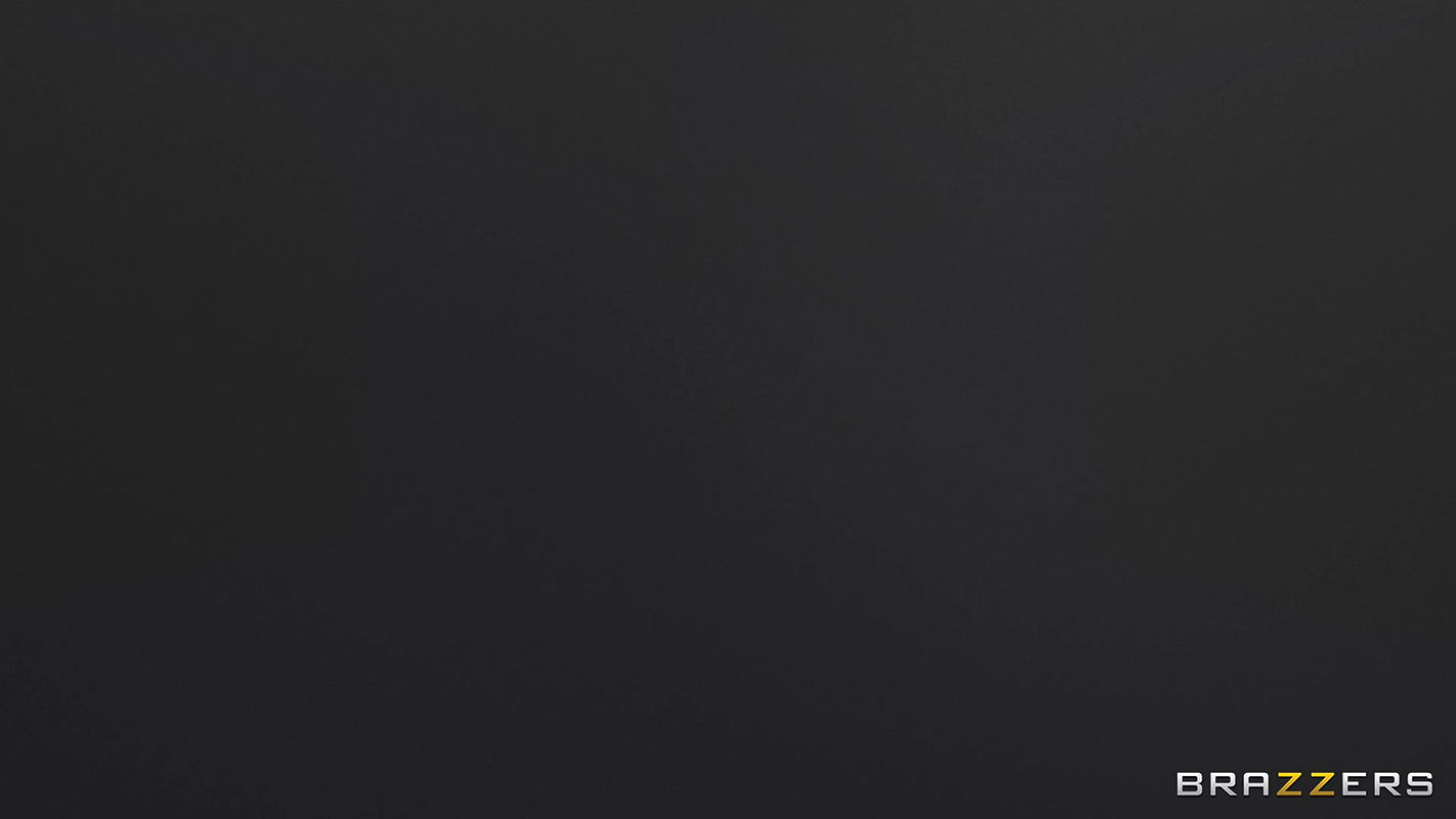 Brazzers Exxtra with Yhivi in Squirting For Two