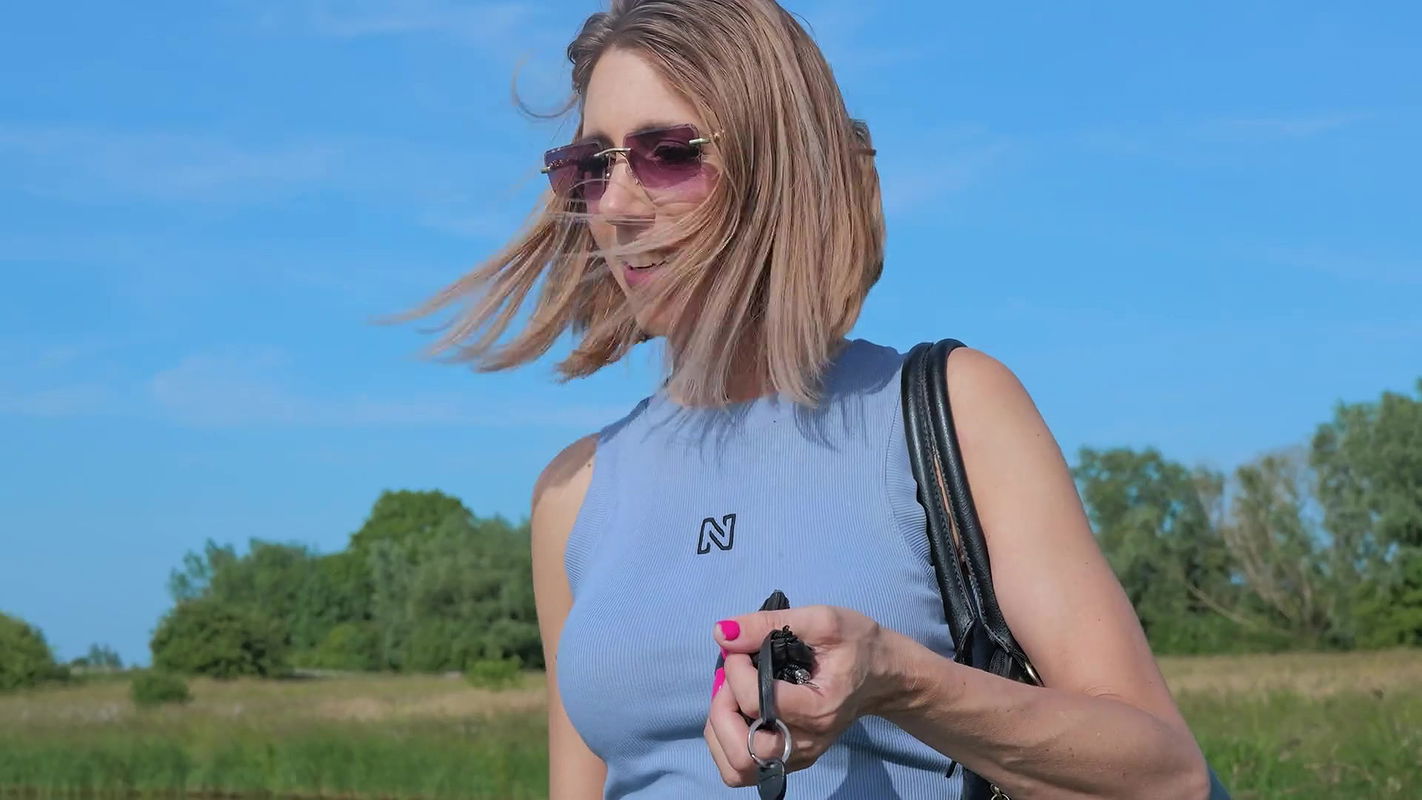 MeidenVanHolland.25.10.11.Milf.Sasha.XXX.1080p.MP4-NABL0G