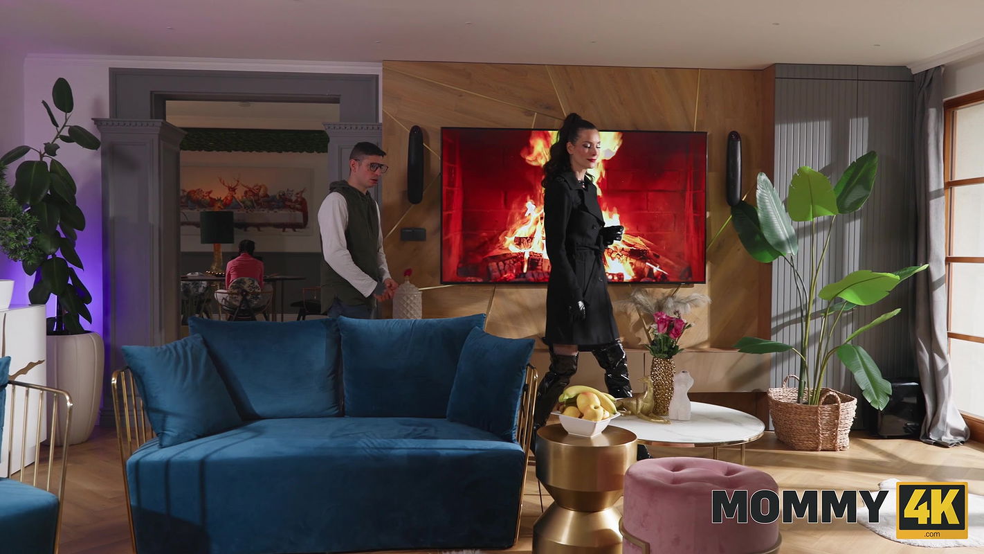 Mommy 4K with Lacy Lamarr in Free Bitcoins Rush