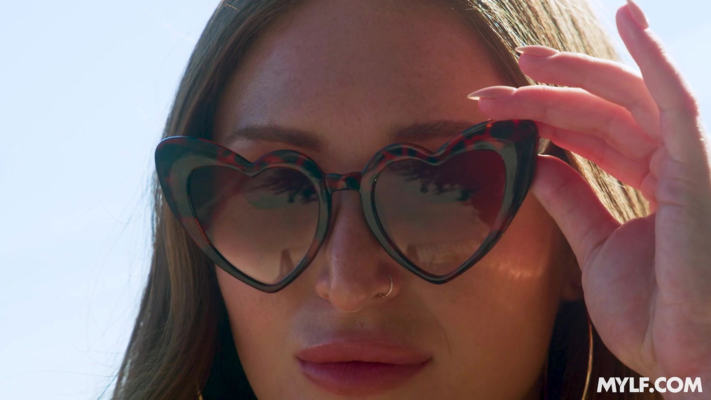 Mylf Of The Month with Skylar Snow in December Spotlight_ Skylar Snow, a Devil in the City of Angels