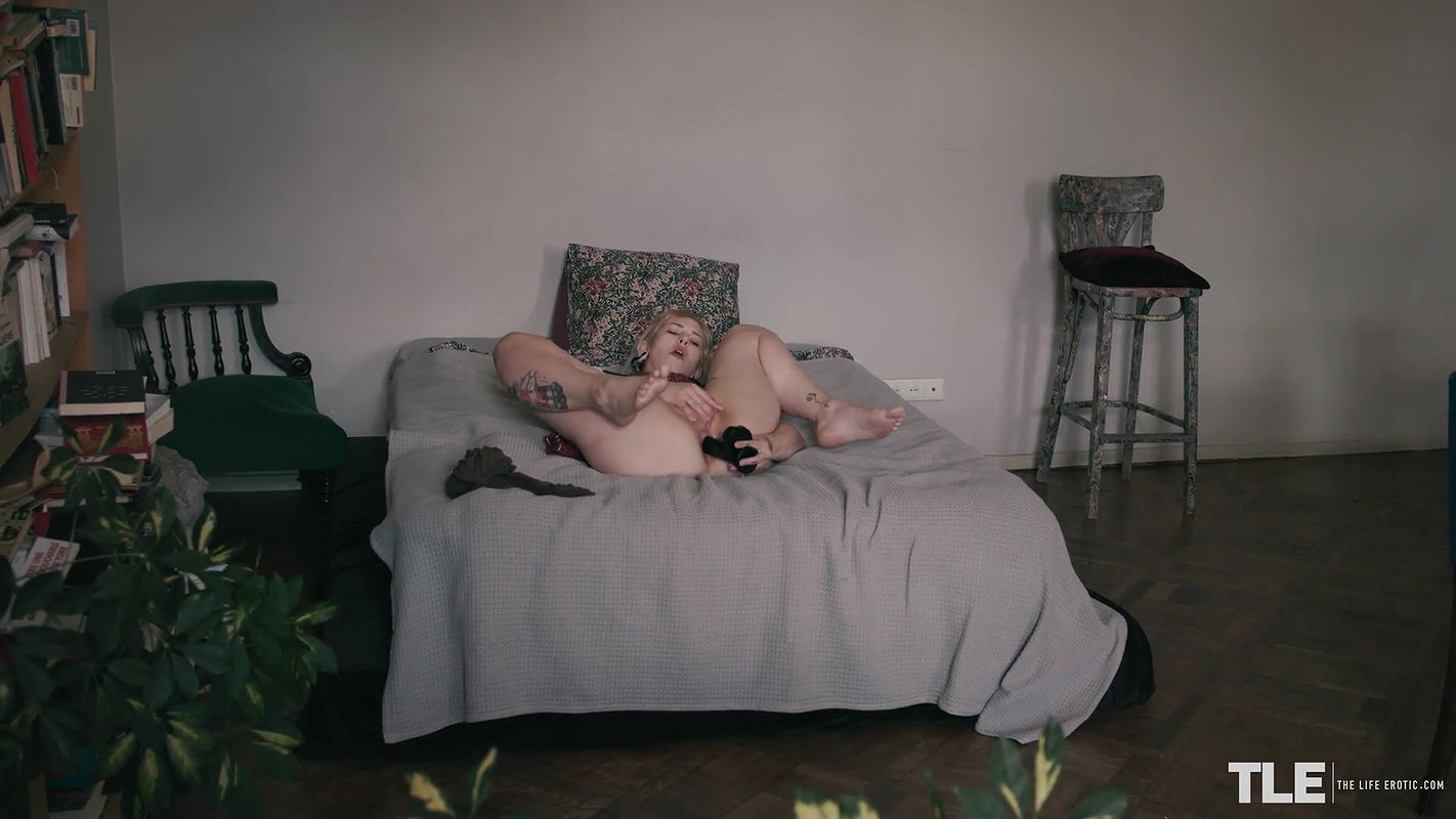 The Life Erotic with Sem Retlick in Missing You 2